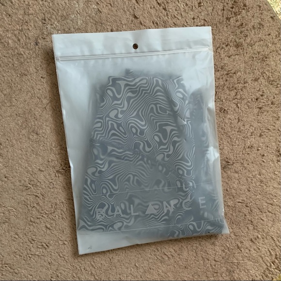 Balance Athletica ‘Storm’ Legging (XS) - Picture 5 of 8